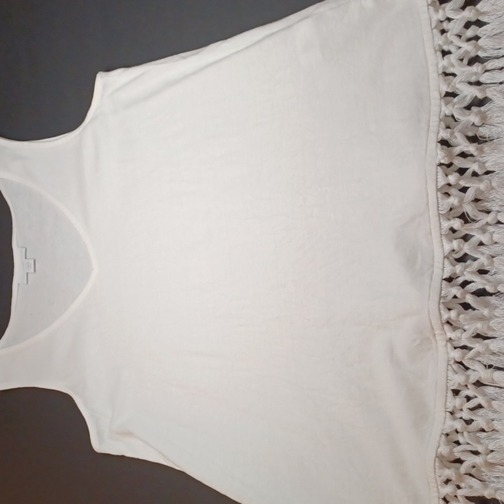 J Jill sleeveless tank with fringed bottom. sleeveless  white size small